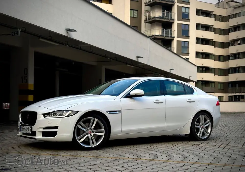 JAGUAR XE 2.0 T Pure