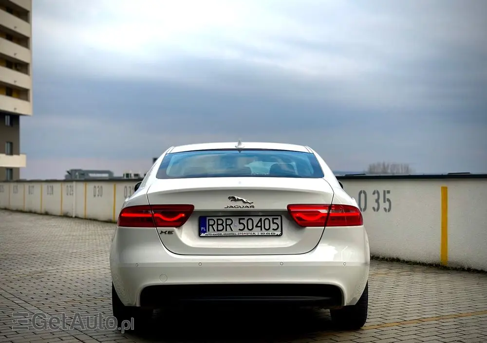 JAGUAR XE 2.0 T Pure