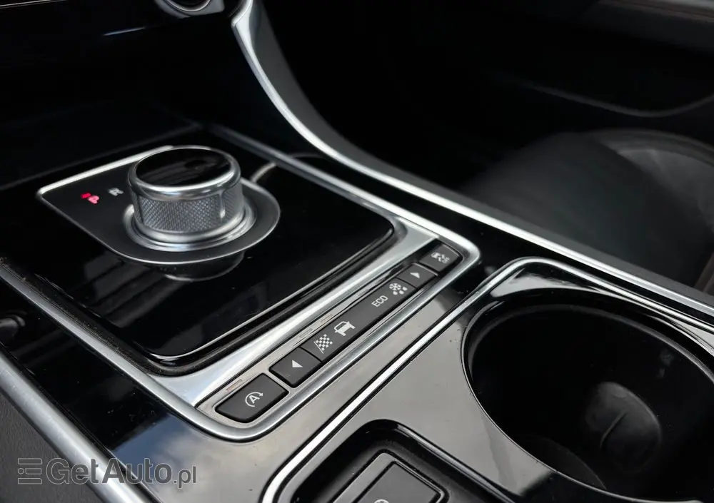 JAGUAR XE 2.0 T Pure