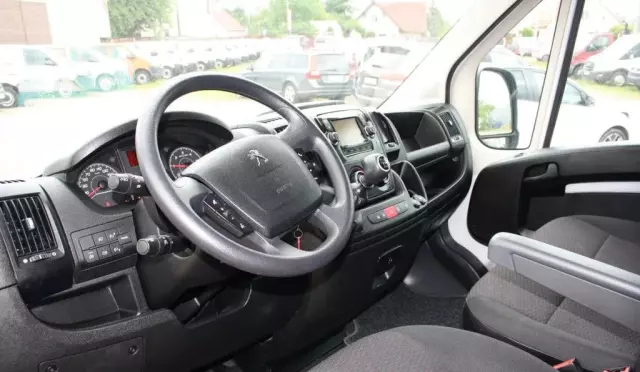 PEUGEOT Boxer 