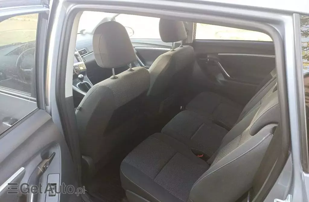 TOYOTA Verso 