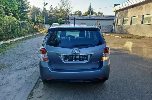 TOYOTA Verso 