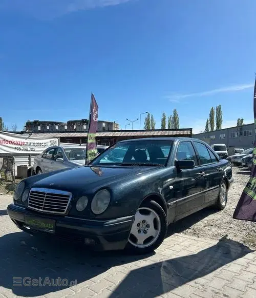 MERCEDES-BENZ 290 