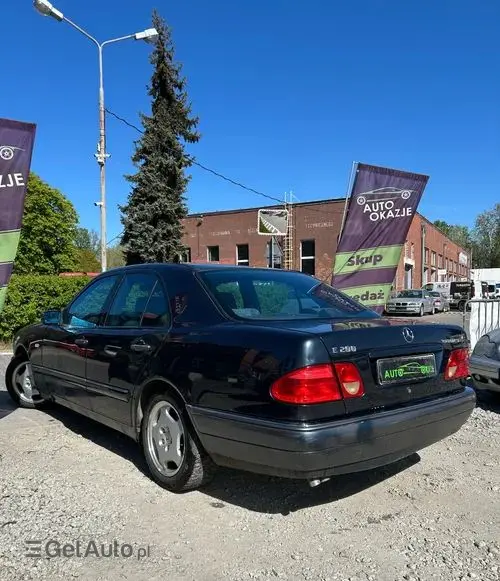 MERCEDES-BENZ 290 