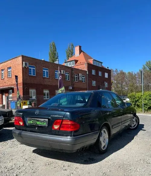MERCEDES-BENZ 290 