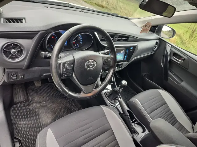 TOYOTA Auris Comfort