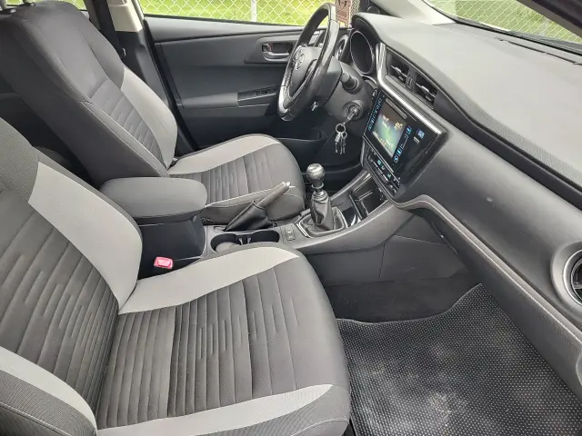 TOYOTA Auris Comfort