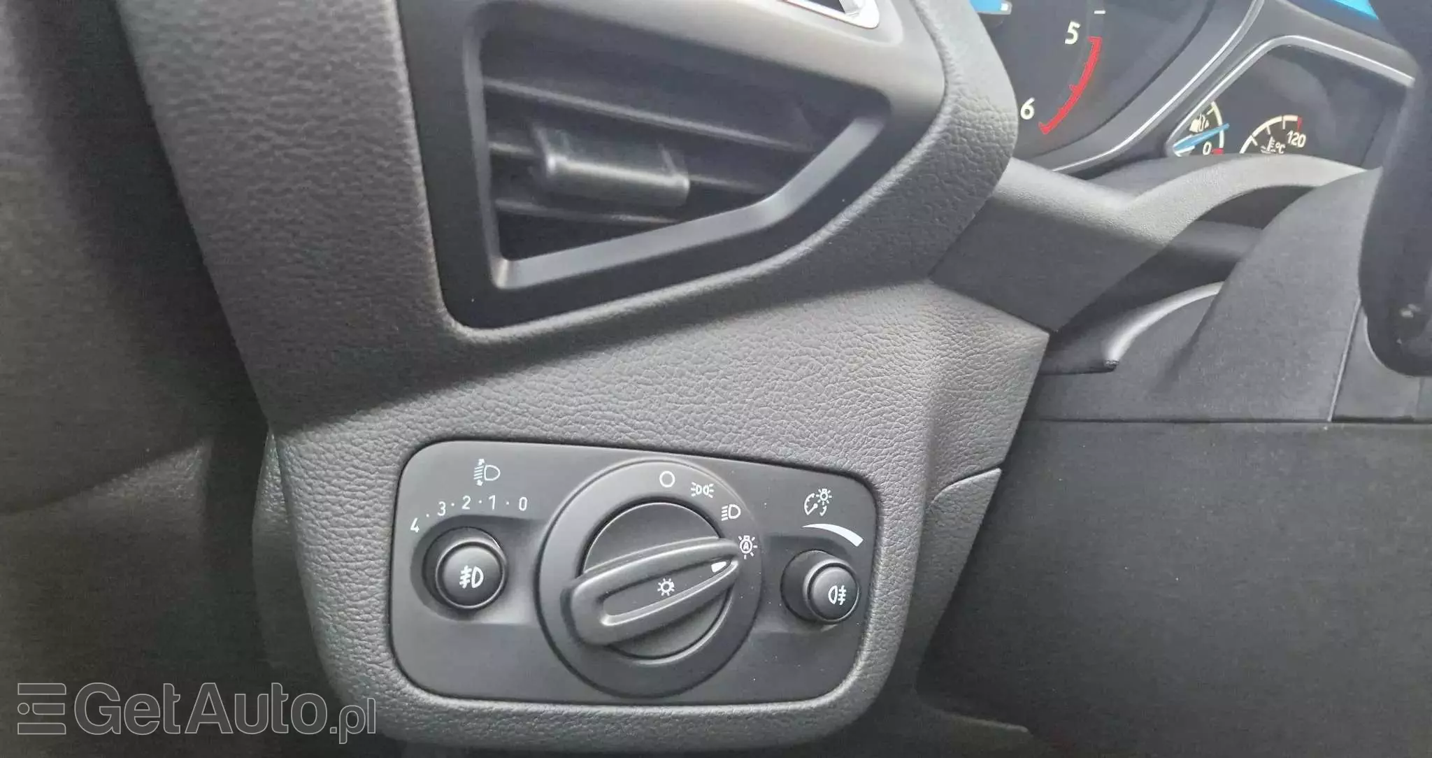 FORD C-MAX 1.5 TDCi Titanium