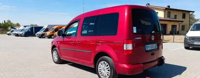 VOLKSWAGEN Caddy 