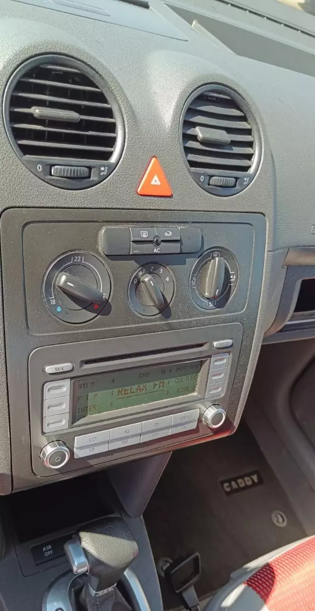 VOLKSWAGEN Caddy 