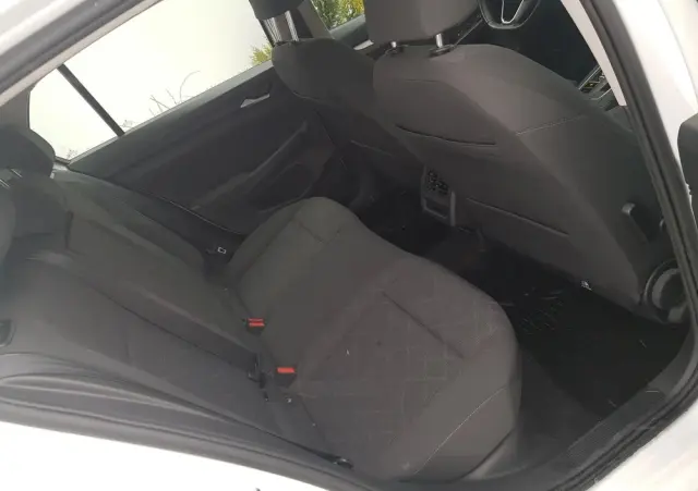 VOLKSWAGEN Golf Ver-1-5-tsi-evo-life