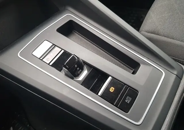 VOLKSWAGEN Golf Ver-1-5-tsi-evo-life