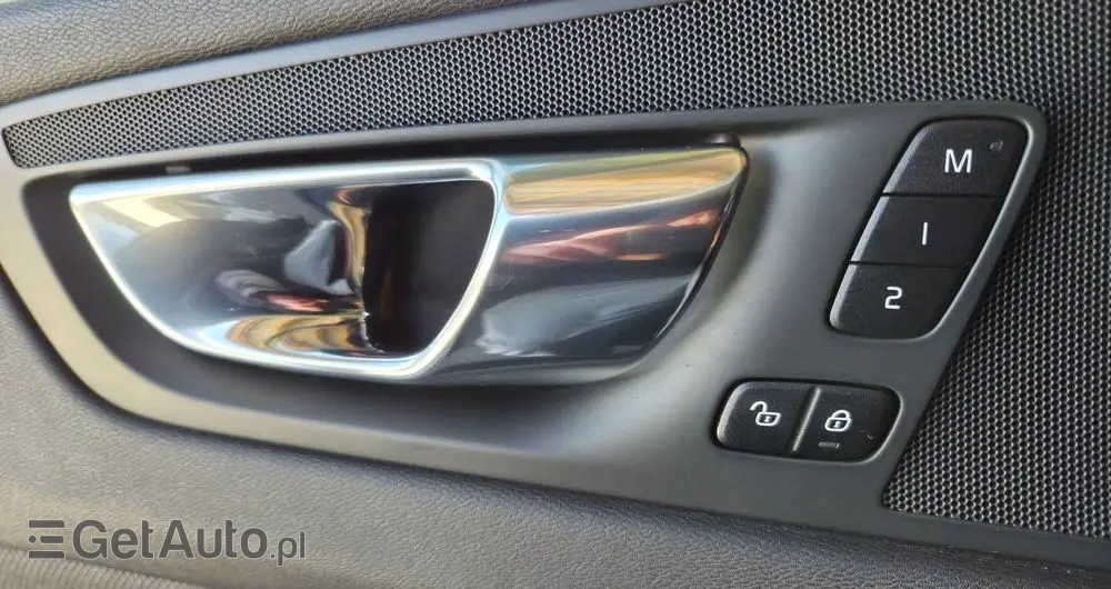 VOLVO XC 60 D4 Geartronic RDesign