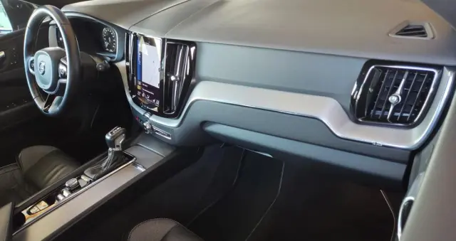 VOLVO XC 60 D4 Geartronic RDesign