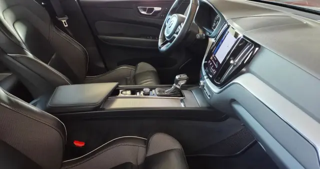 VOLVO XC 60 D4 Geartronic RDesign