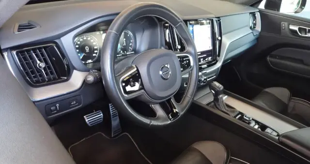 VOLVO XC 60 D4 Geartronic RDesign