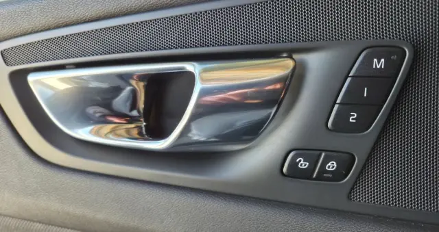 VOLVO XC 60 D4 Geartronic RDesign