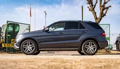 MERCEDES-BENZ ML 
