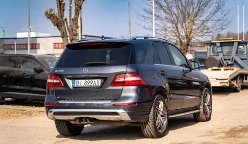 MERCEDES-BENZ ML 
