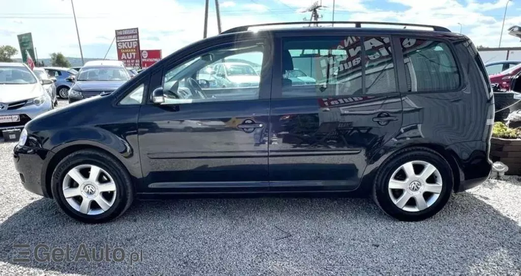 VOLKSWAGEN Touran 