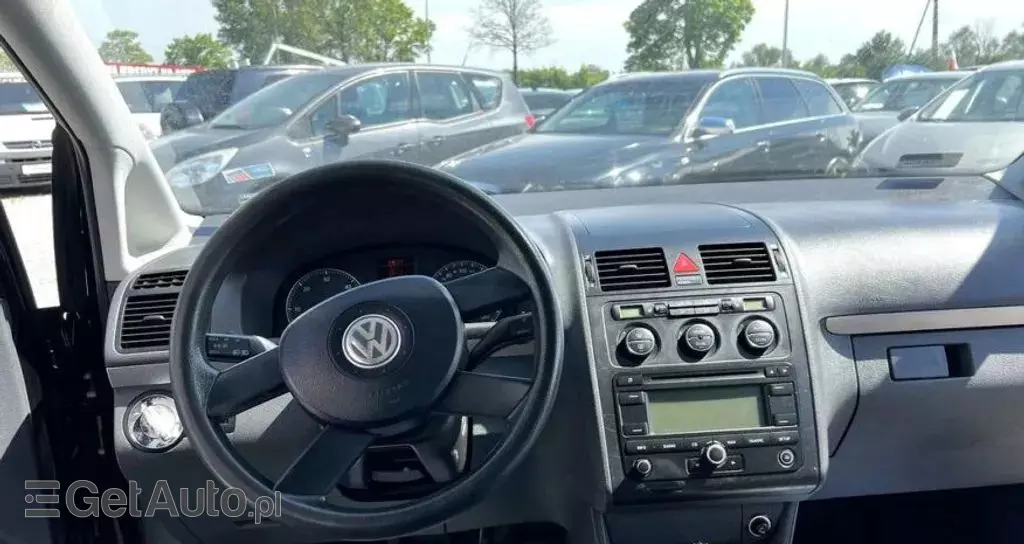 VOLKSWAGEN Touran 