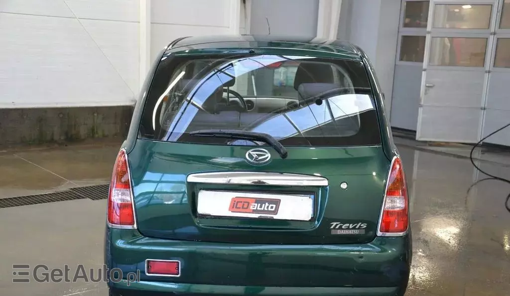 DAIHATSU Trevis 