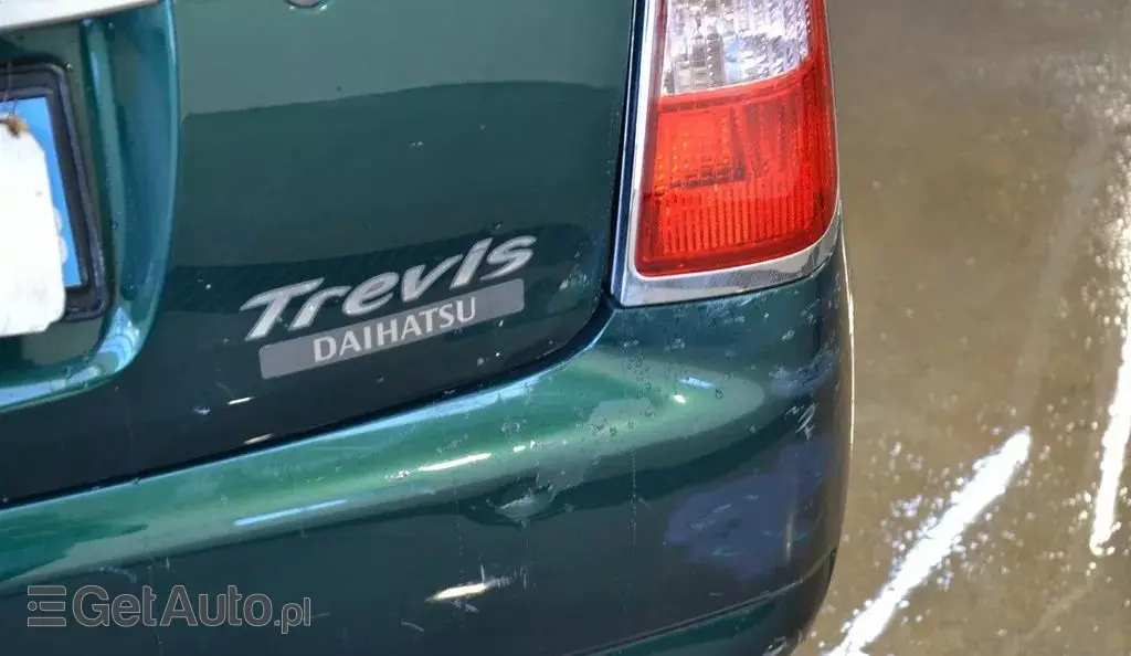 DAIHATSU Trevis 