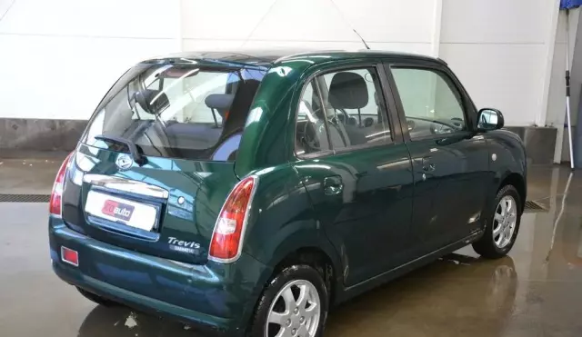 DAIHATSU Trevis 
