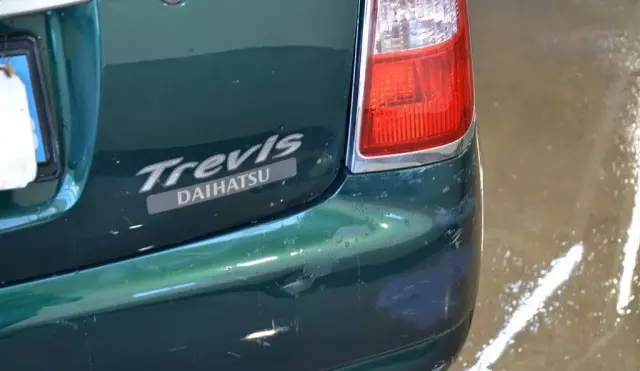 DAIHATSU Trevis 