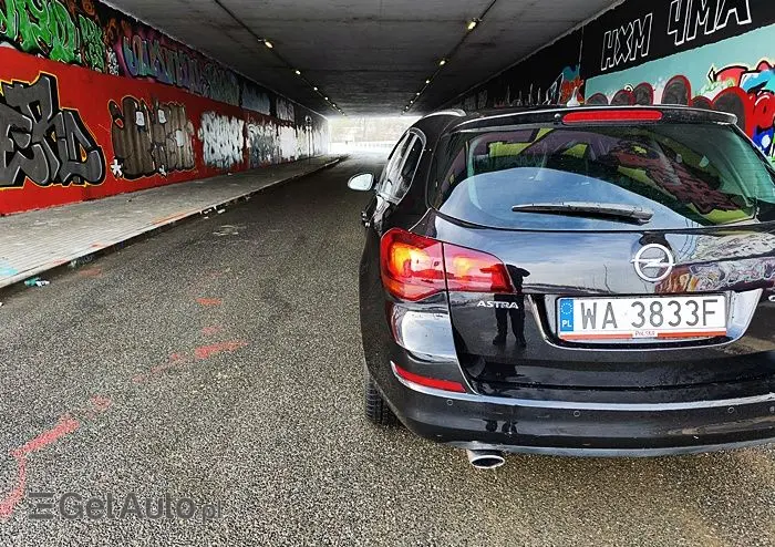 OPEL Astra 2.0 CDTI DPF Automatik Cosmo