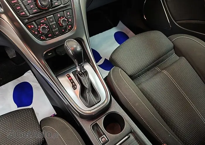 OPEL Astra 2.0 CDTI DPF Automatik Cosmo