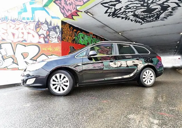 OPEL Astra 2.0 CDTI DPF Automatik Cosmo