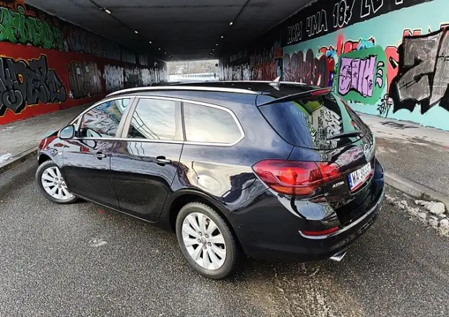 OPEL Astra 2.0 CDTI DPF Automatik Cosmo