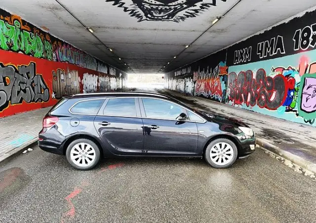 OPEL Astra 2.0 CDTI DPF Automatik Cosmo