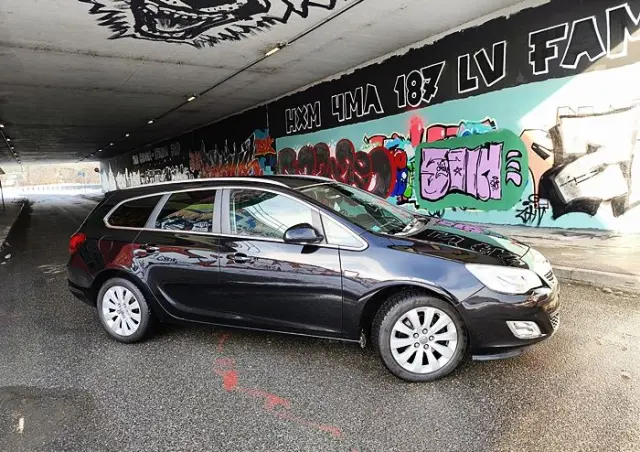OPEL Astra 2.0 CDTI DPF Automatik Cosmo