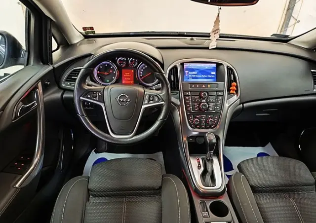 OPEL Astra 2.0 CDTI DPF Automatik Cosmo