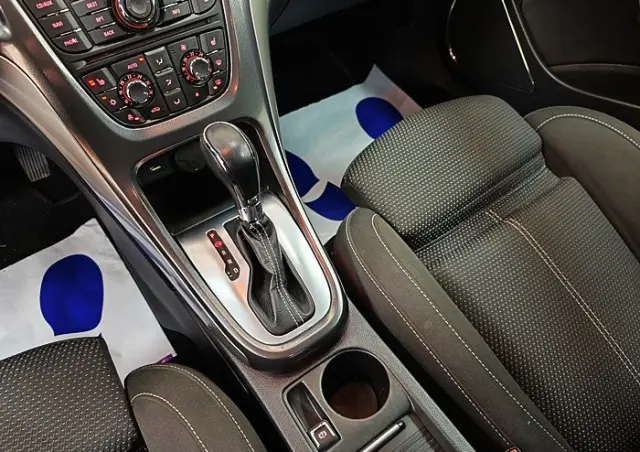 OPEL Astra 2.0 CDTI DPF Automatik Cosmo