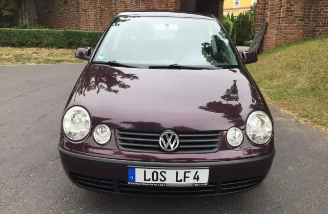 VOLKSWAGEN Polo 
