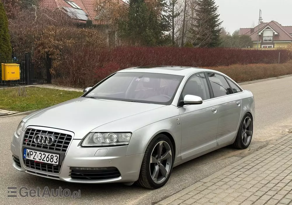 AUDI A6 Avant 4.2 quattro tiptronic