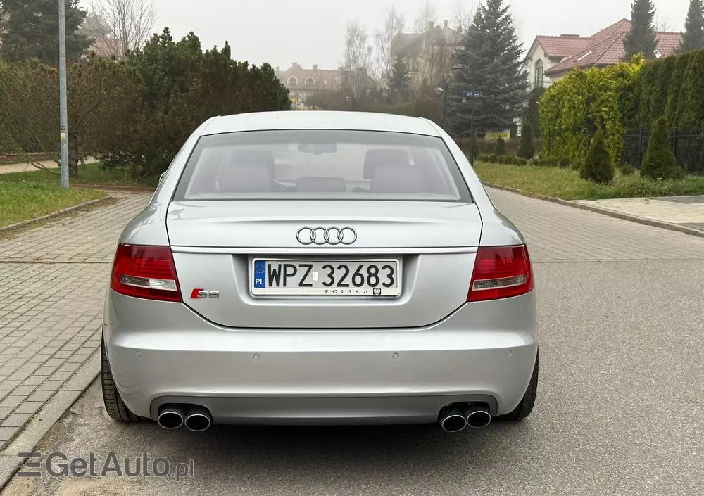 AUDI A6 Avant 4.2 quattro tiptronic