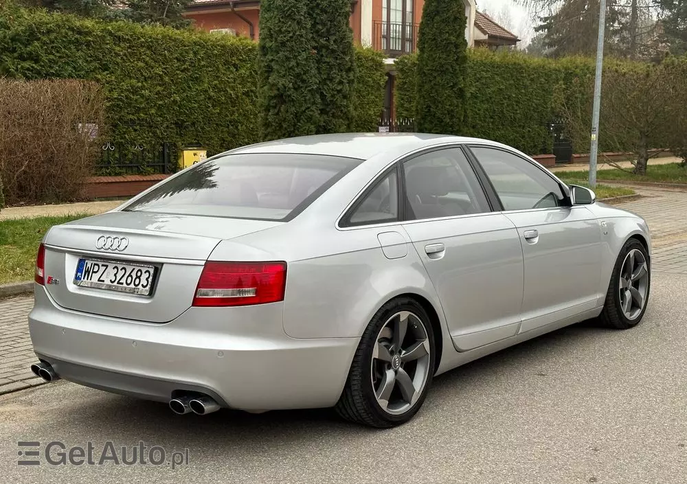 AUDI A6 Avant 4.2 quattro tiptronic
