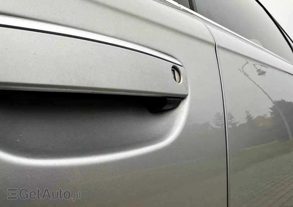 AUDI A6 Avant 4.2 quattro tiptronic