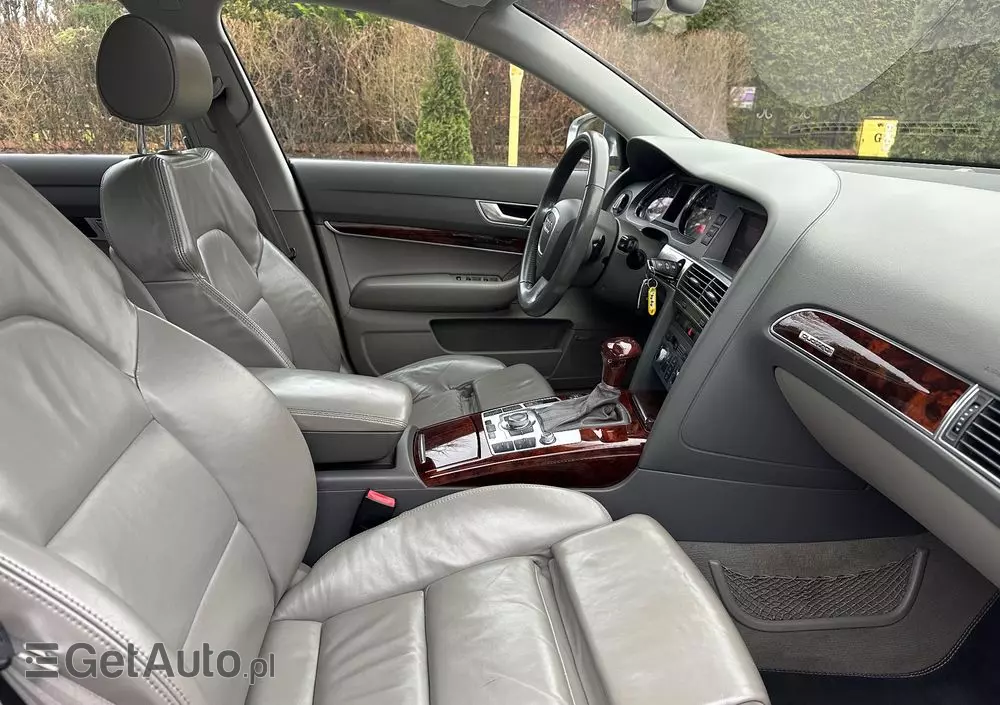 AUDI A6 Avant 4.2 quattro tiptronic