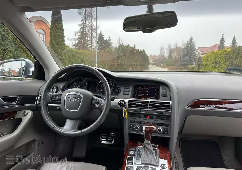 AUDI A6 Avant 4.2 quattro tiptronic
