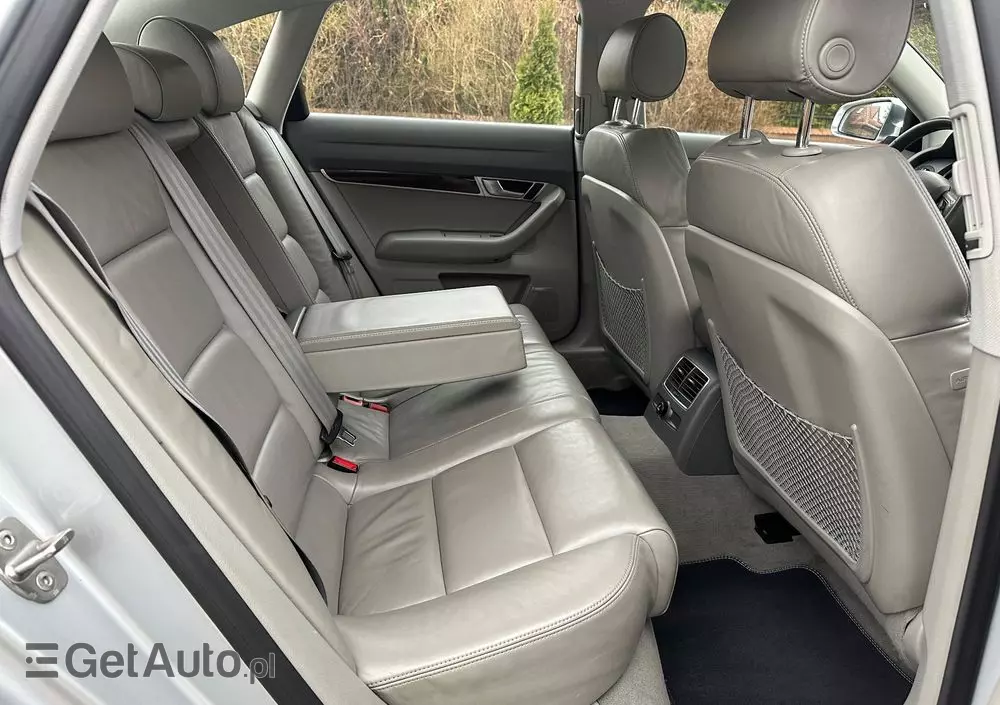 AUDI A6 Avant 4.2 quattro tiptronic