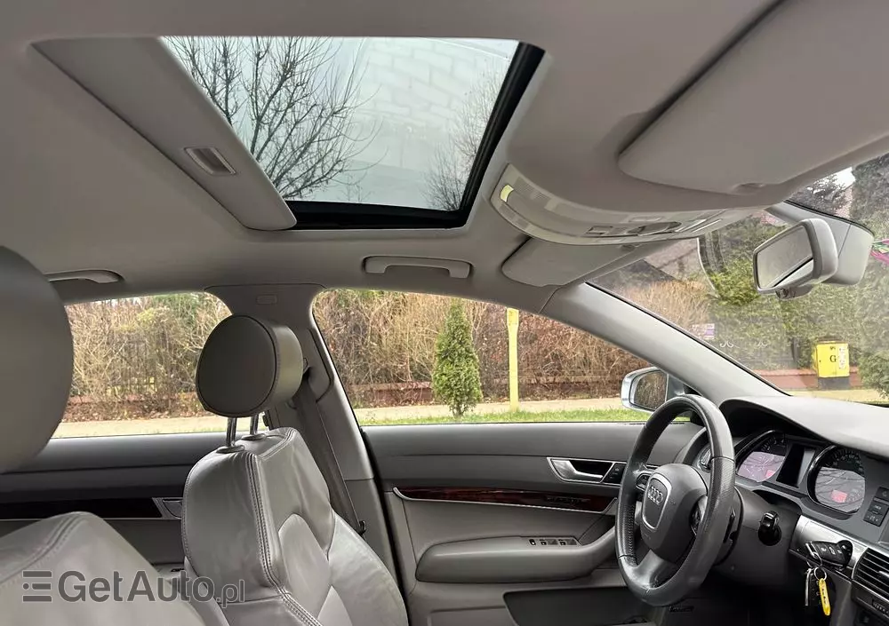 AUDI A6 Avant 4.2 quattro tiptronic