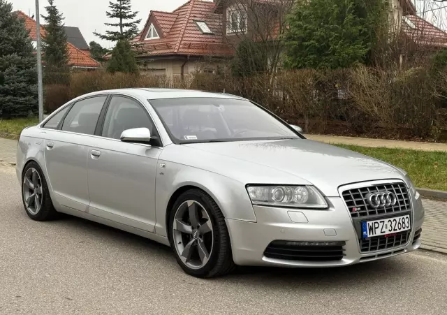 AUDI A6 Avant 4.2 quattro tiptronic