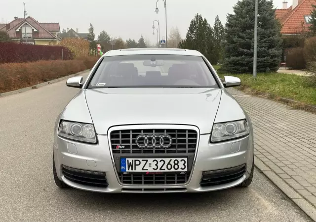 AUDI A6 Avant 4.2 quattro tiptronic