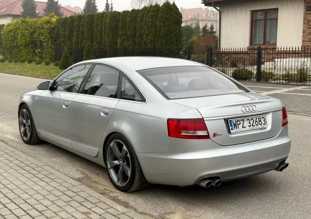 AUDI A6 Avant 4.2 quattro tiptronic