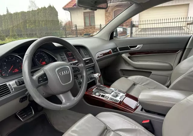 AUDI A6 Avant 4.2 quattro tiptronic